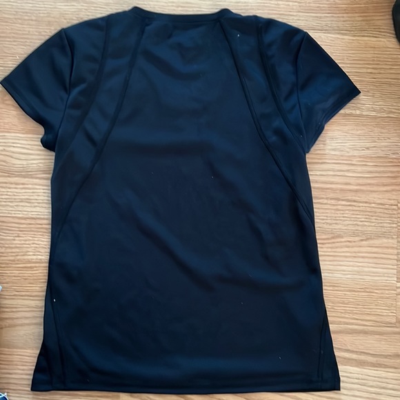 Speedo woman’s black T-shirt, small - Picture 4 of 4